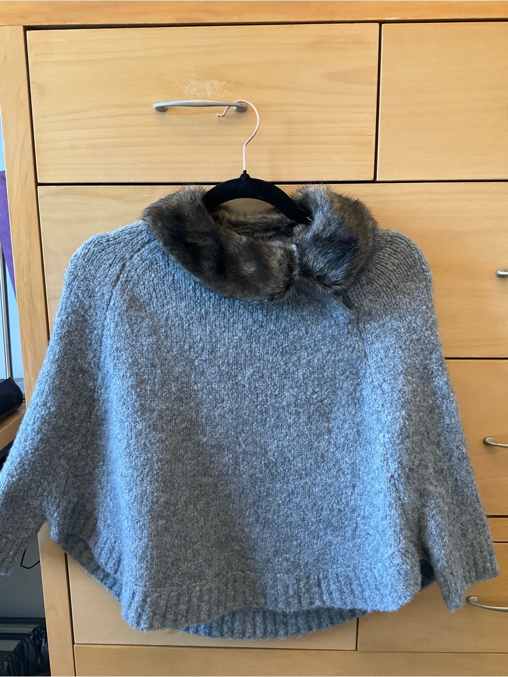Faux-Fur Collar Gray Girls Sweater Cape